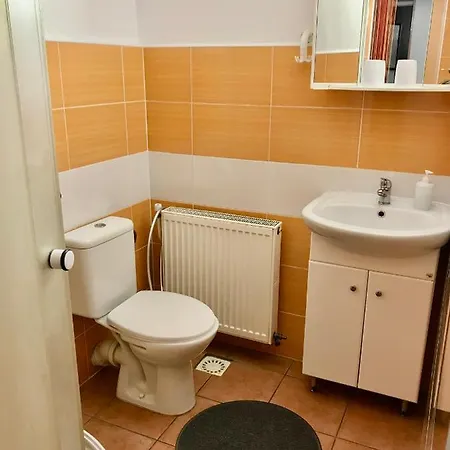 Πανσιόν Adela - 4*