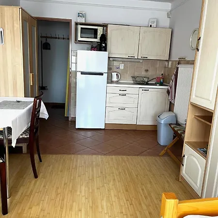 Πανσιόν Adela - 4*
